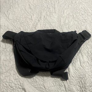 Lululemon Curved Crossbody Bag 3L